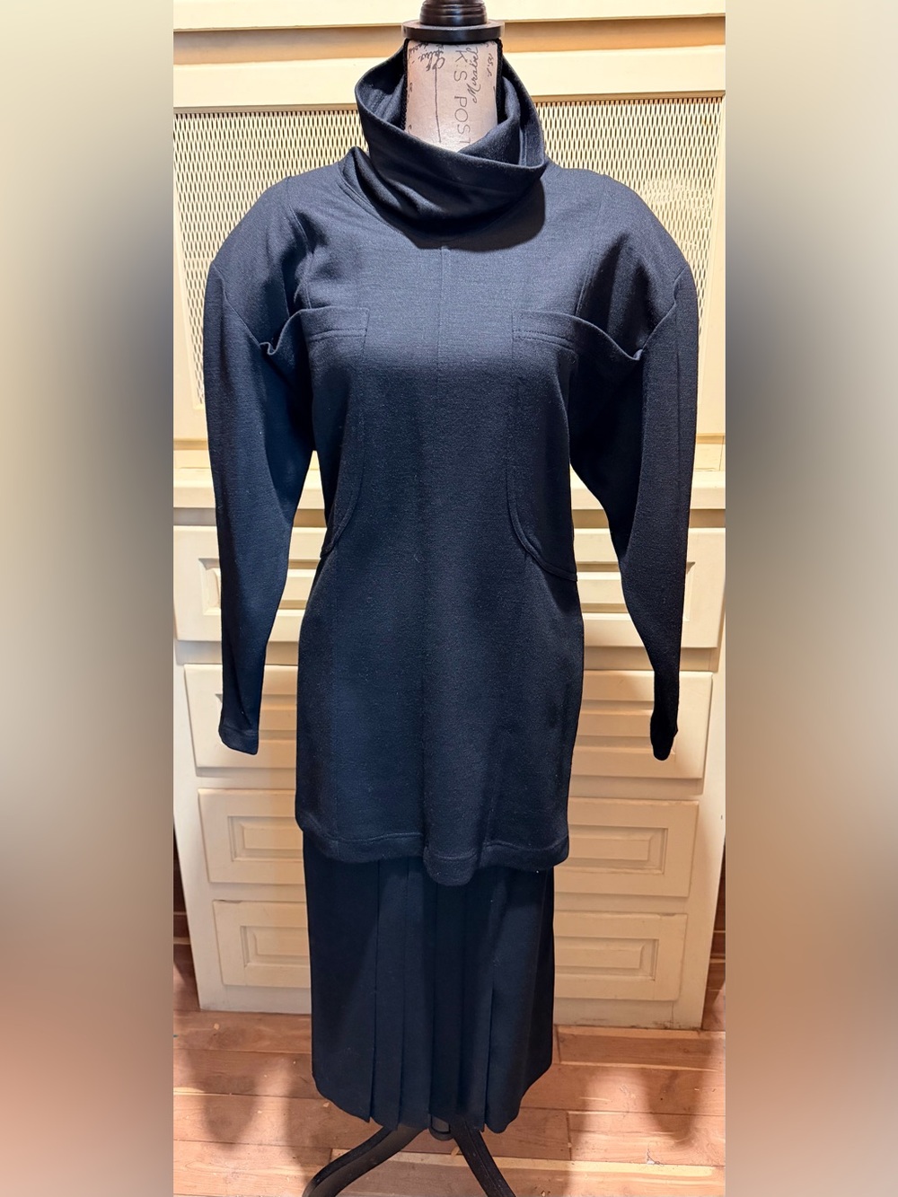 NWT VTG Escada Black Wool Pleated Skirt Tunic Top Suit Set